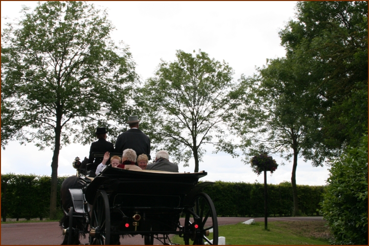 935 Willy & Gerard 089 Met de Koets